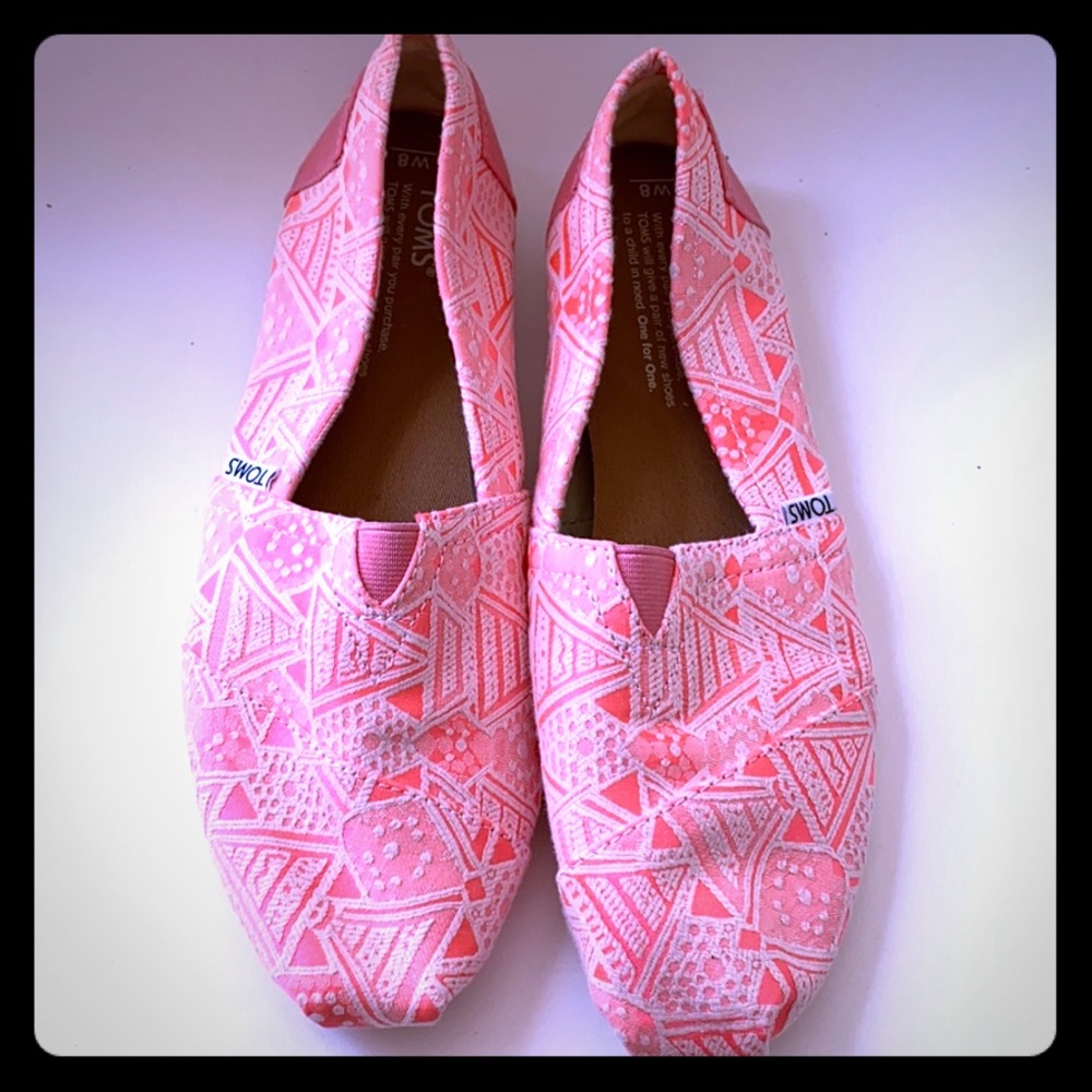 NWT Cutest Toms that ever lived!